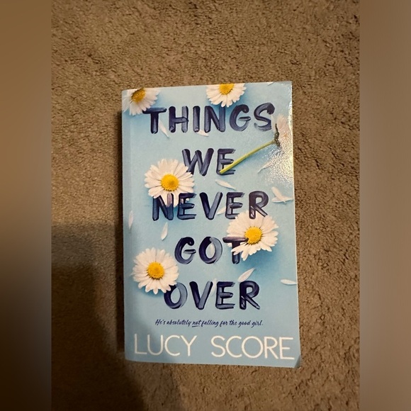 Things We Never got Over- Lucy Score- paperback softcover book - Picture 1 of 4